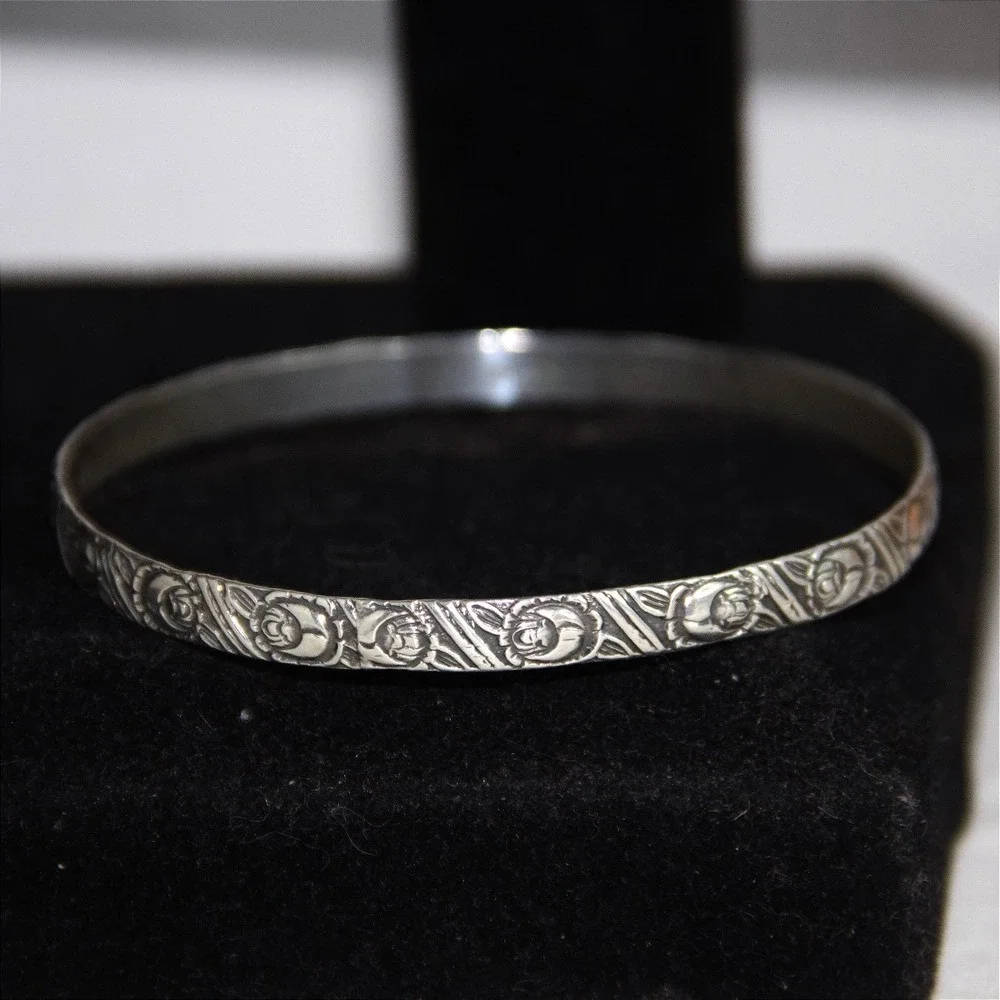 Beau Sterling Silver Floral Rose Repousse Bangle Bracelet Vintage 7.5 Inch